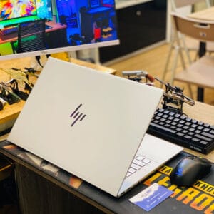 Laptop HP ENVY 17m-ch0013dx
