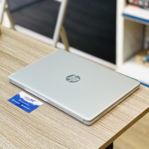 Laptop HP 14s dr2011tu